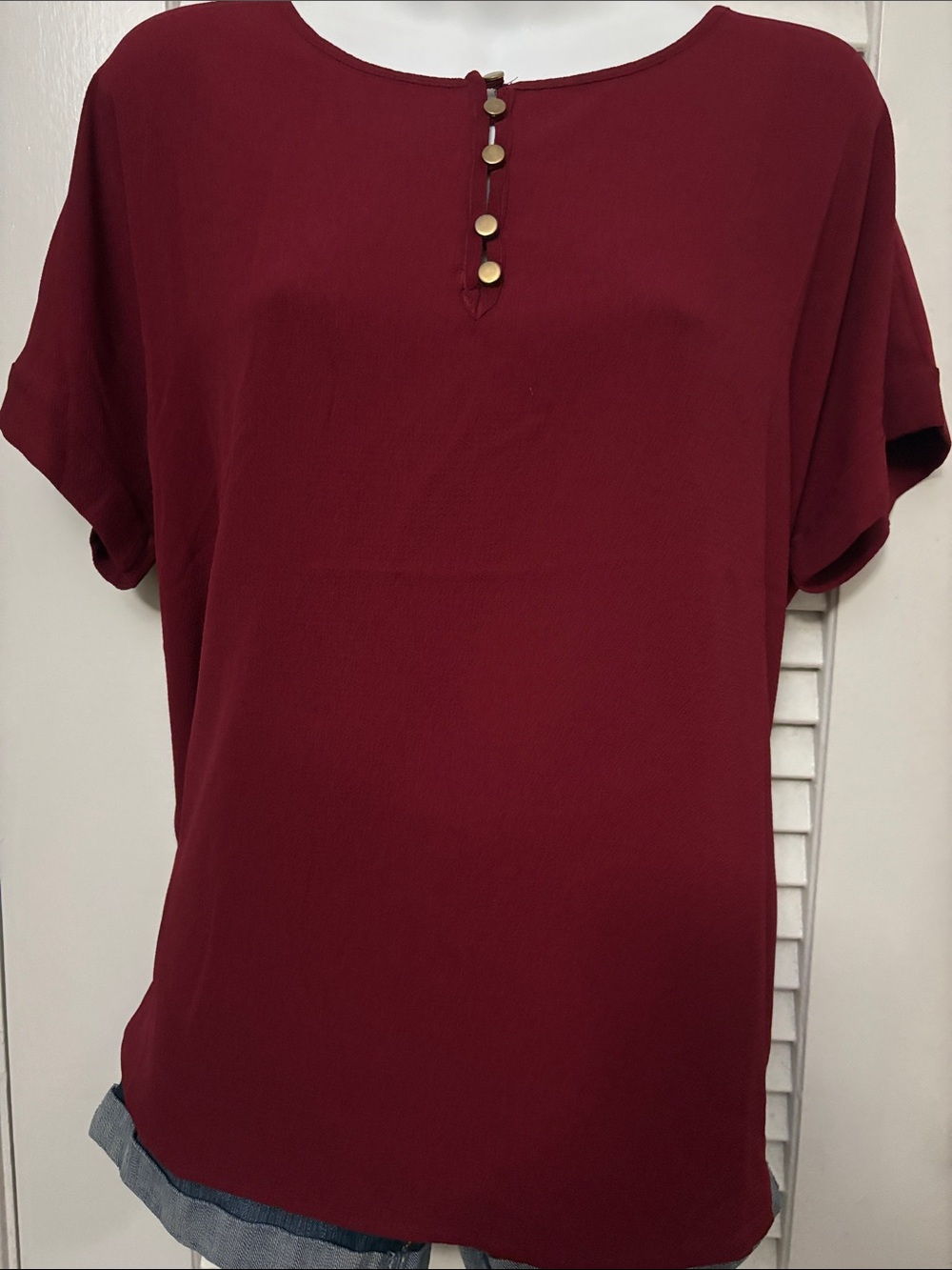 XL NWT! Women’s Short Sleeve Button-Trim Maroon Shirt